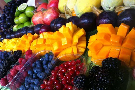 gli italiani consumano sette tipi di frutta al mese